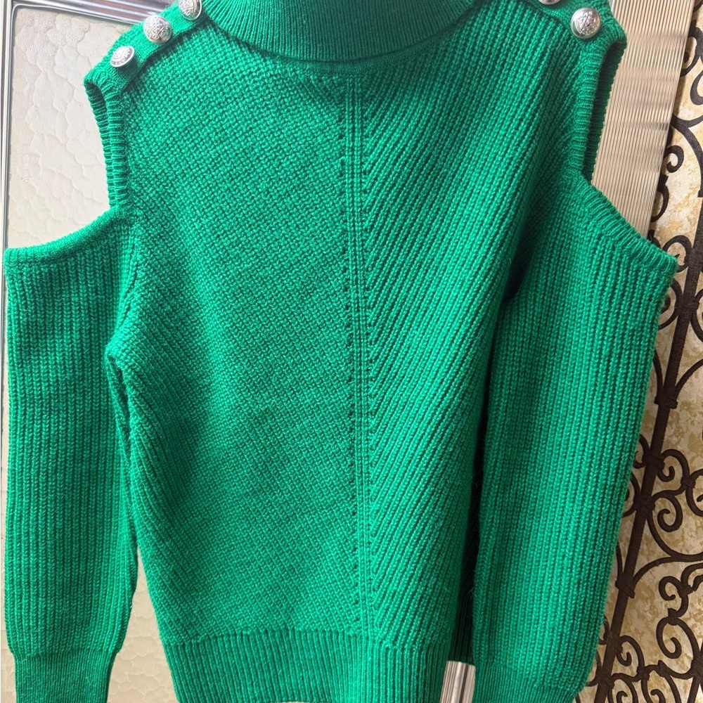 Green Cold-Shoulder Ribbed Sweater with Button Detail size medium INC brand